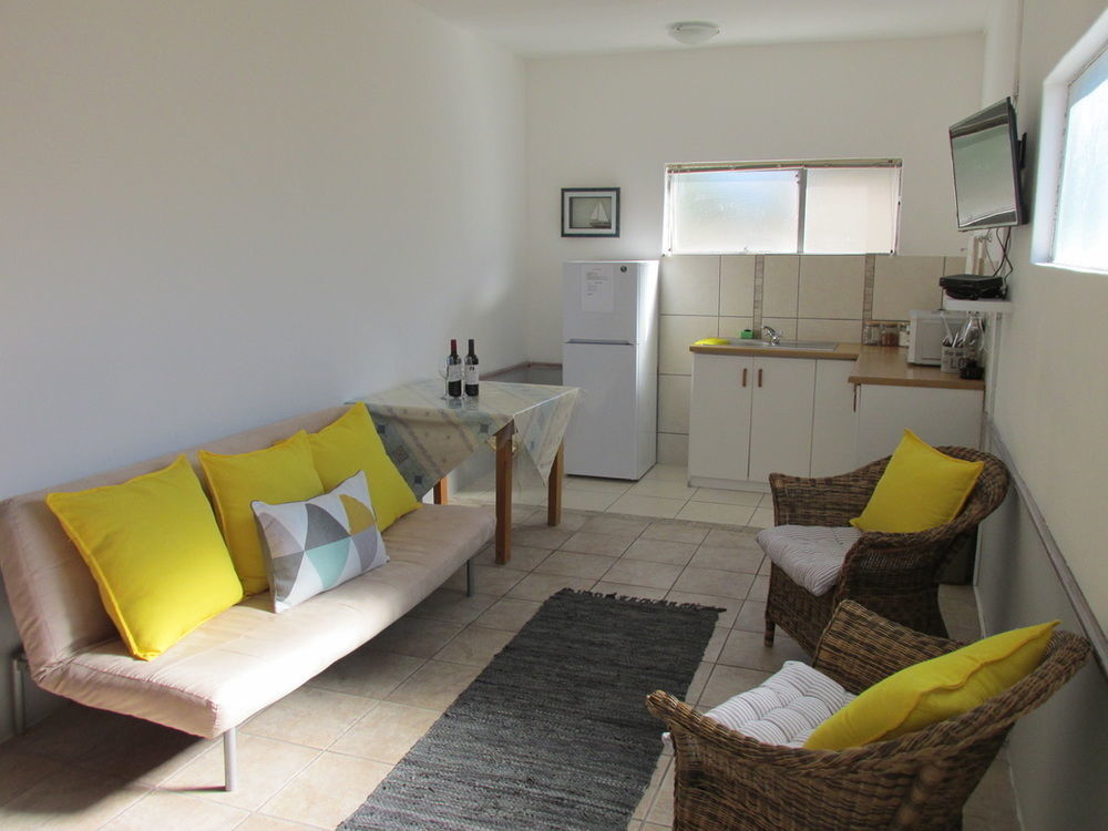 Due South Guest House Langebaan Dış mekan fotoğraf
